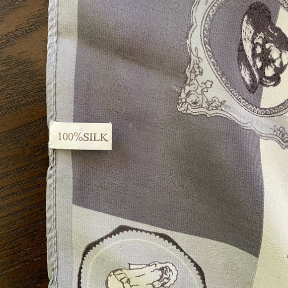 Silk square scarf Lulus - Picture 2 of 2